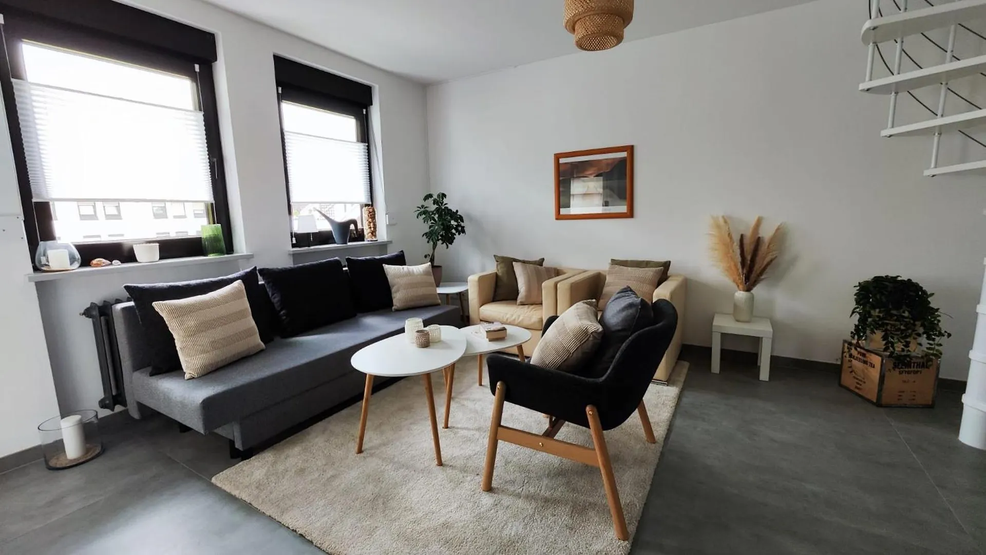 Gröbenzell Stilvolle Zwei Etagenwohnung, Parkplatz 0*,